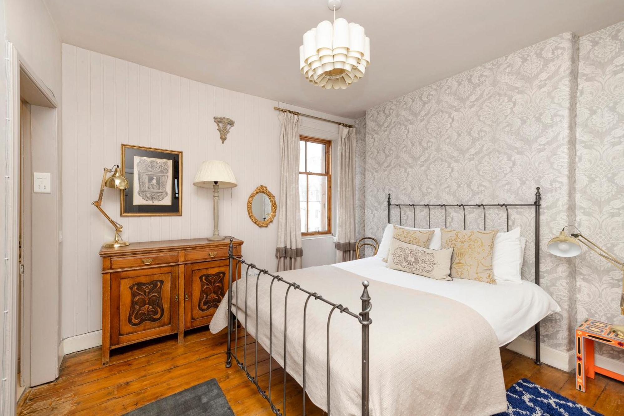 Joivy Stunning In Royal Mile Appartement
